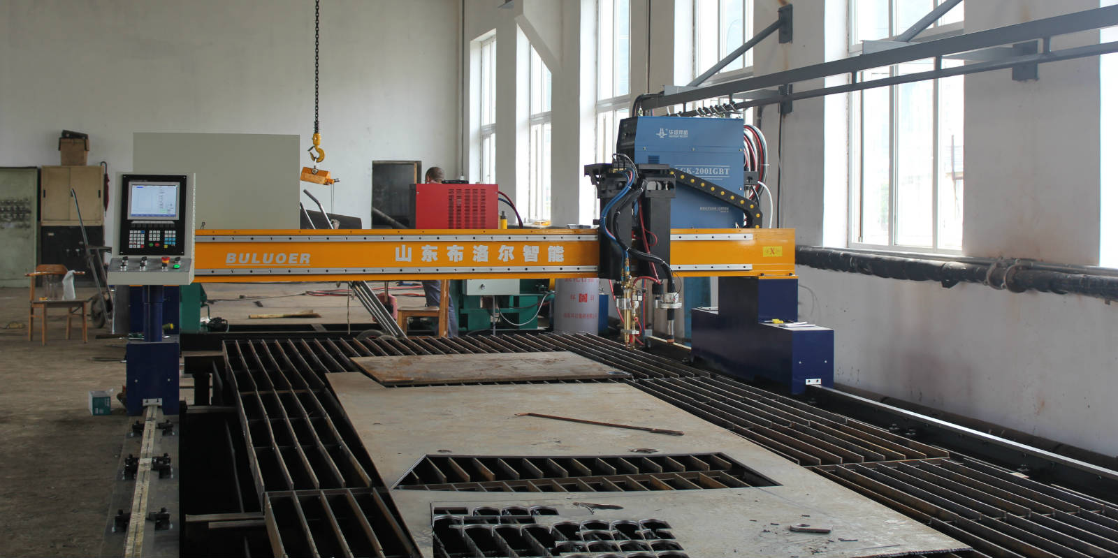 公司铆焊车间投入使用